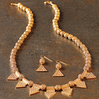 Smithsonian Oualata Earrings and Pendant, $19.99 & $89.99 (were $30 & $140) "Museum Provenance: The original early 20th-century gold necklace from Oualata, Mauritania, resides in the collections of our National Museum of African Art." Gorgeous.